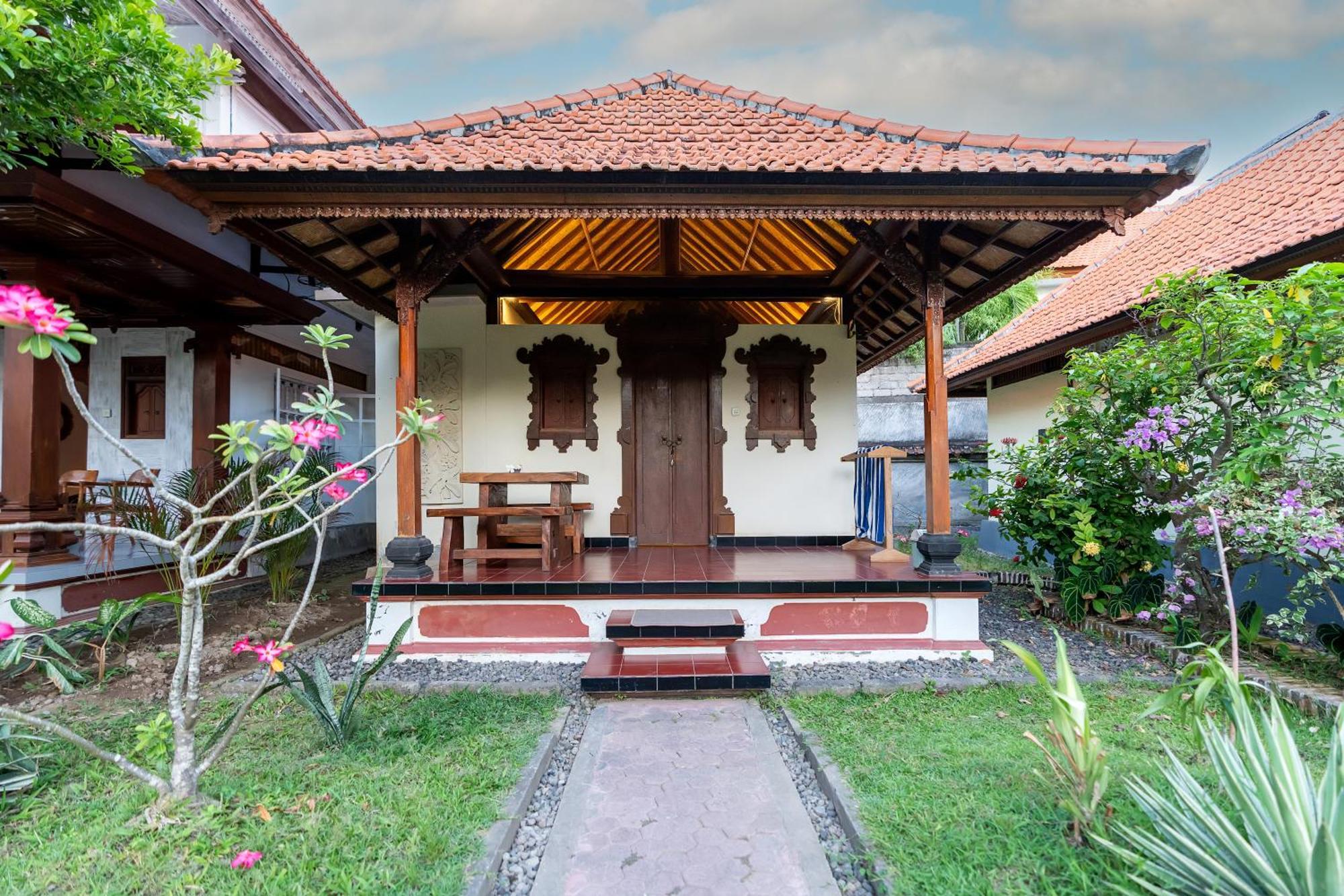 Ganesh Beach Hotel Candi Dasa  Exterior photo